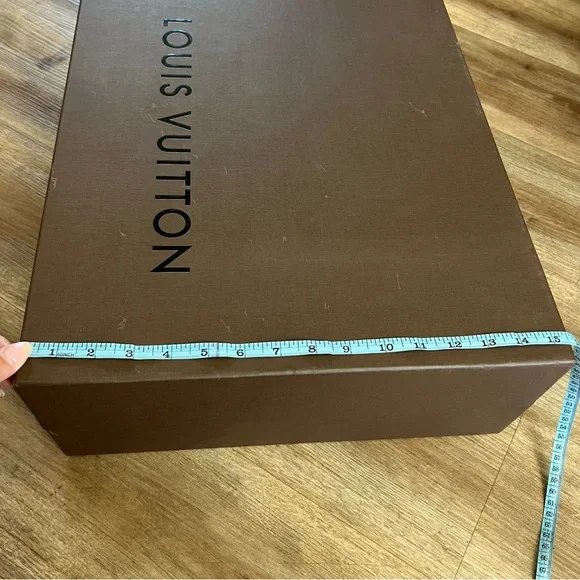 Louis Vuitton Large Box - Picture 9 of 11